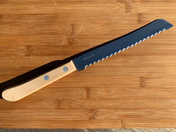 Couteau à pain professionnel 19cm